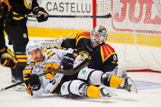 Brynäs målvakt David Rautio deppar