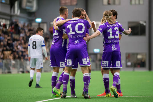 IFK Göteborgs Tobias Hysén jublar ihop med Emil