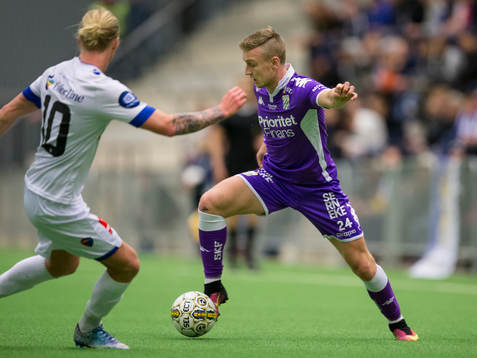 IFK Göteborgs Sebastian Ohlsson mot Sandefjords Péter