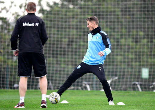 Malmö FFs Markus Rosenberg med boll