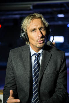 Cmors Patrik Westberg innan ishockeymatchen i SHL mellan