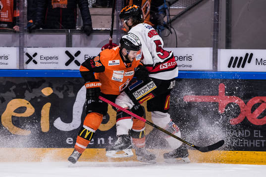 Karlskronas Jimmy Andersson  och Örebros Peter Andersson i