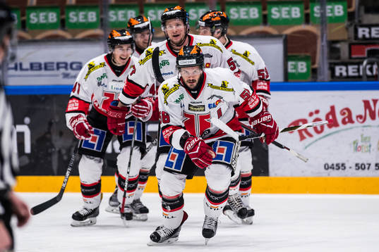 Örebros Johan Wiklander jublar