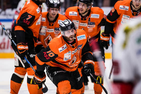 Karlskronas Mattias Guter jublar