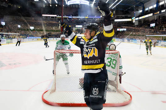 s Lias Andersson jublar