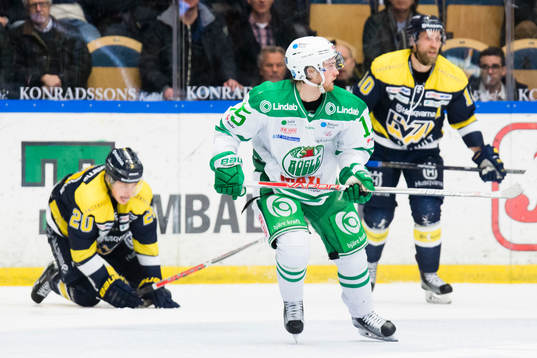 Rögles Simon Ryfors blir utvisad