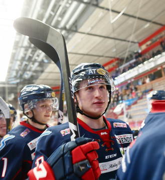 Linköpings spelare med Jakob Lilja jublar