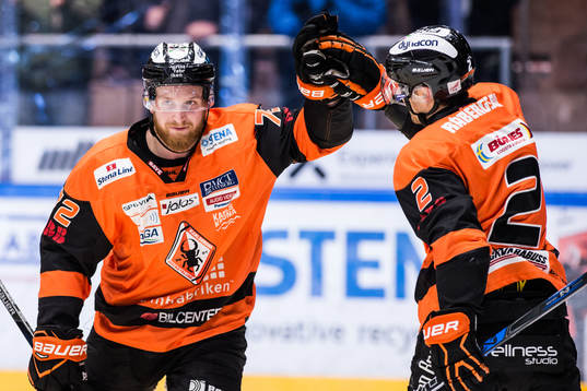 Karlskronas Joachim Rohdin och Robin Gartner jublar