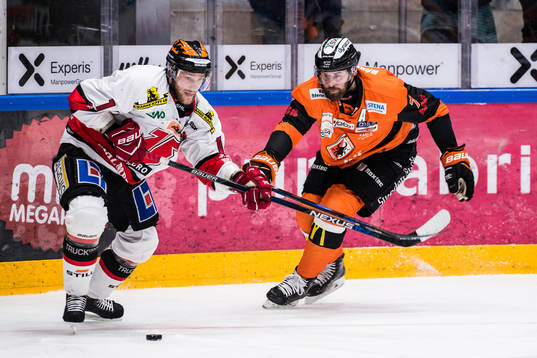 Örebros Tom Wandell  och Karlskronas Mattias Karlsson