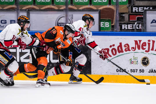 Karlskronas Emil Larsson och Örebros Joel Mustonen