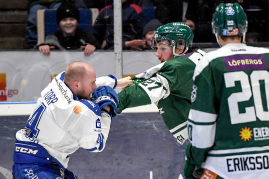 Leksands Nichlas Torp och John Persson bråkar