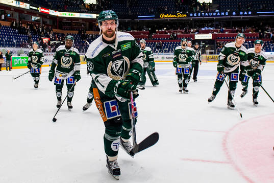 Färjestads Jonas Holös jublar