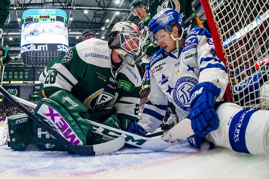Färjestads målvakt Stefan Steen och Leksands Jesper Ollas