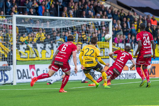 Elfsborgs Viktor Prodell (rygg mot kameran) gör 2-0