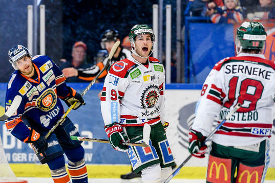 Frölundas Casey Wellman jublar