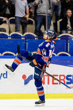 Växjös Emil Pettersson jublar