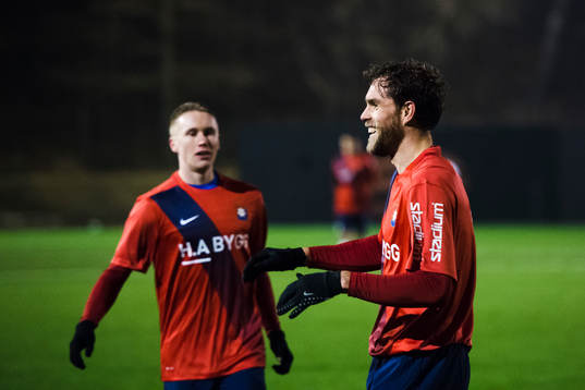 Örgrytes Johan Elmander jublar