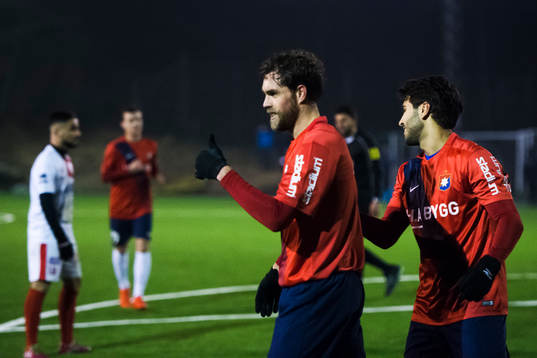 Örgrytes Johan Elmander jublar