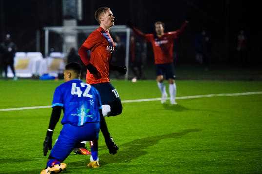 Örgrytes Emil Skogh gör 3-0-målet bakom Assyriska