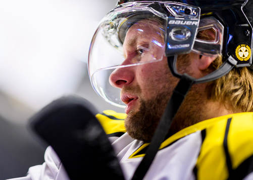 Brynäs Jonathan Granström på uppvärmningen