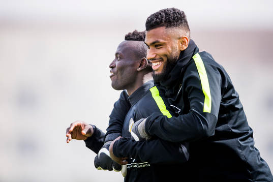 Alhassan Kamara och målvakt Jonathan Rasheed