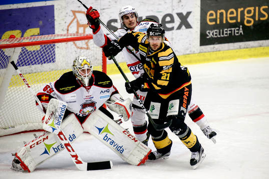 Skellefteås Jimmie Ericsson och Malmö Redhawks Nils