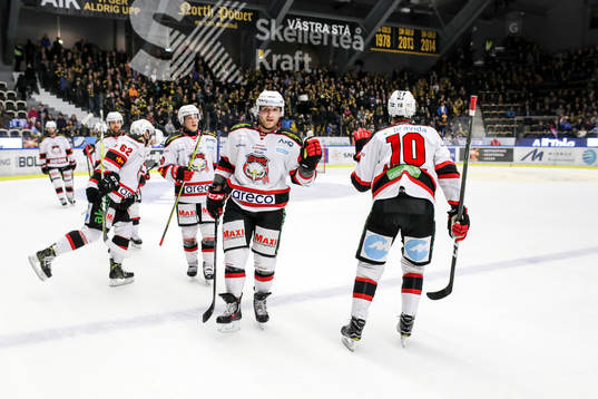 Malmö Redhawks Frederik Storm och Robin Alvarez jublar