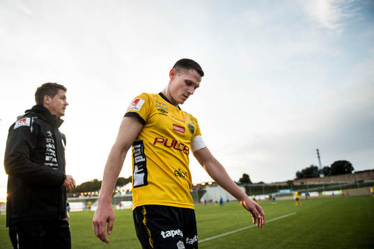 Elfsborgs Jon Jönsson lämnar planen