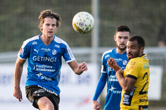 Halmstads Fredrik Liverstam och Elfsborgs Emir Bajrami