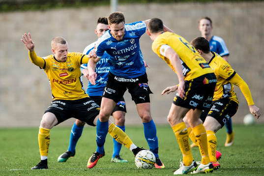 Elfsborgs Daniel Gustavsson och Halmstads Alexander Ruud