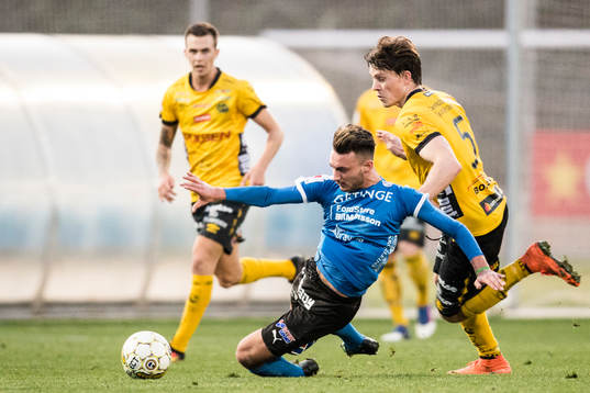 Halmstads Sead Haksabanovic faller