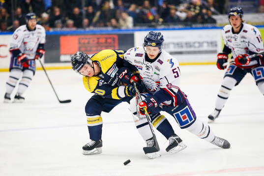 s Pär Arlbrandt och Linköpings Kristian Näkyvä