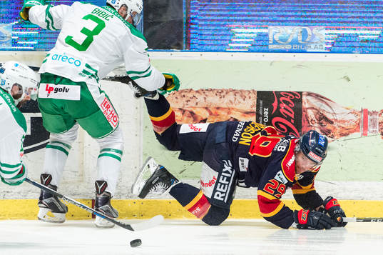 Djurgårdens Matt Anderson faller