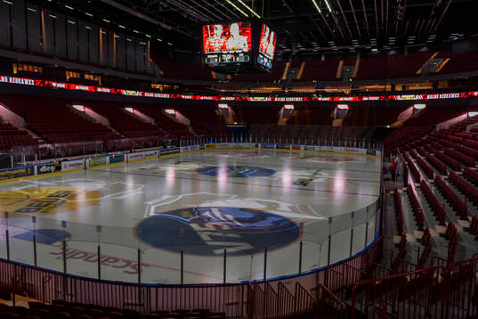 Vy över isen i Malmö Arena