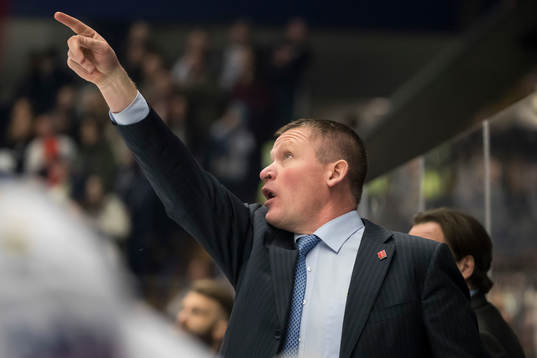 Örebros tränare Niklas Sundblad i ishockeymatchen i SHL