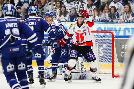 Örebros Tom Wandell jublar