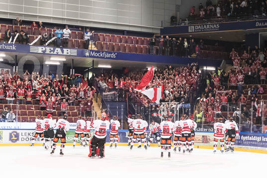 Örebros jublar mot klacken