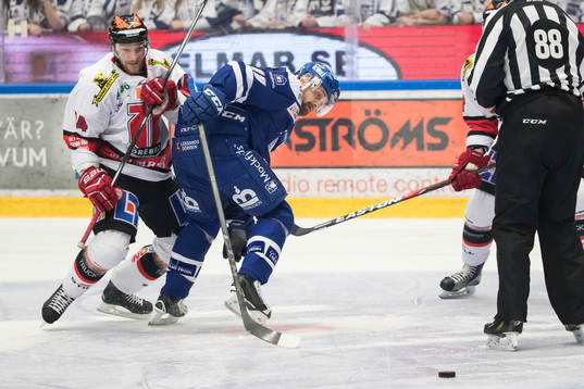Leksands Mattias Ritola och Örebros Peter Andersson i