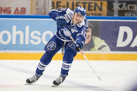 Leksands Martin Karlsson i ishockeymatchen i SHL mellan