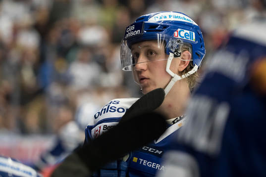 Leksands Olle Alsing i ishockeymatchen i SHL mellan Leksand