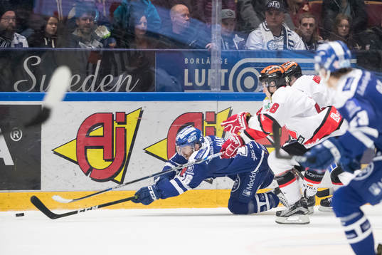 Leksands János Hári och Örebros Daniel Lindberg i