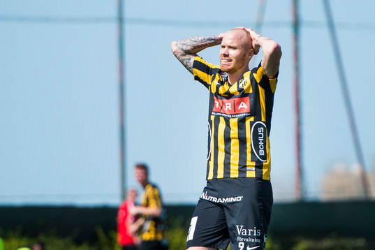 Häckens Alexander Farnerud deppar