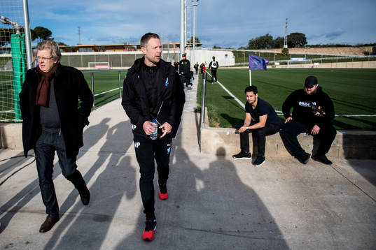 Malmö FFs tränare Magnus Pehrsson anländer