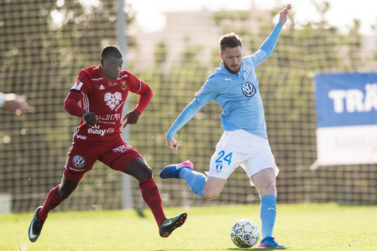 Östersunds Ken Sema och Malmö FFs Lasse Nielsen