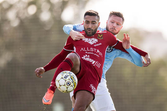Östersunds Saman Ghoddos och Malmö FFs Lasse Nielsen