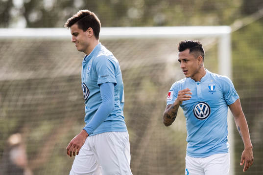 Malmö FFs Alexander Jeremejeff och Yoshimar Yotún deppar