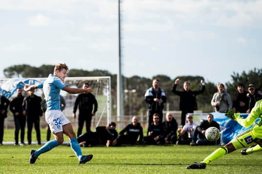 Malmö FFs Mattias Svanberg med målchans