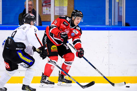 Piteås Marcus Sandström med pucken