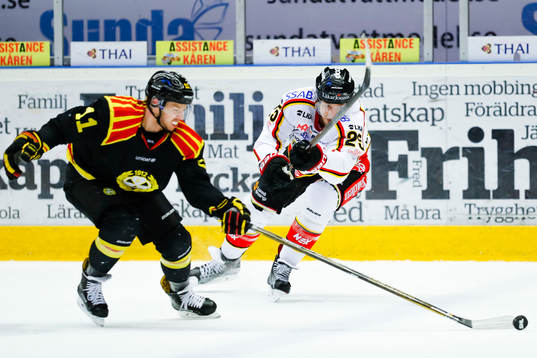 Brynäs Kevin Clark och Luleås Anton Hedman