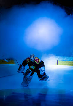 Brynäs målvakt Felix Sandström gör entré